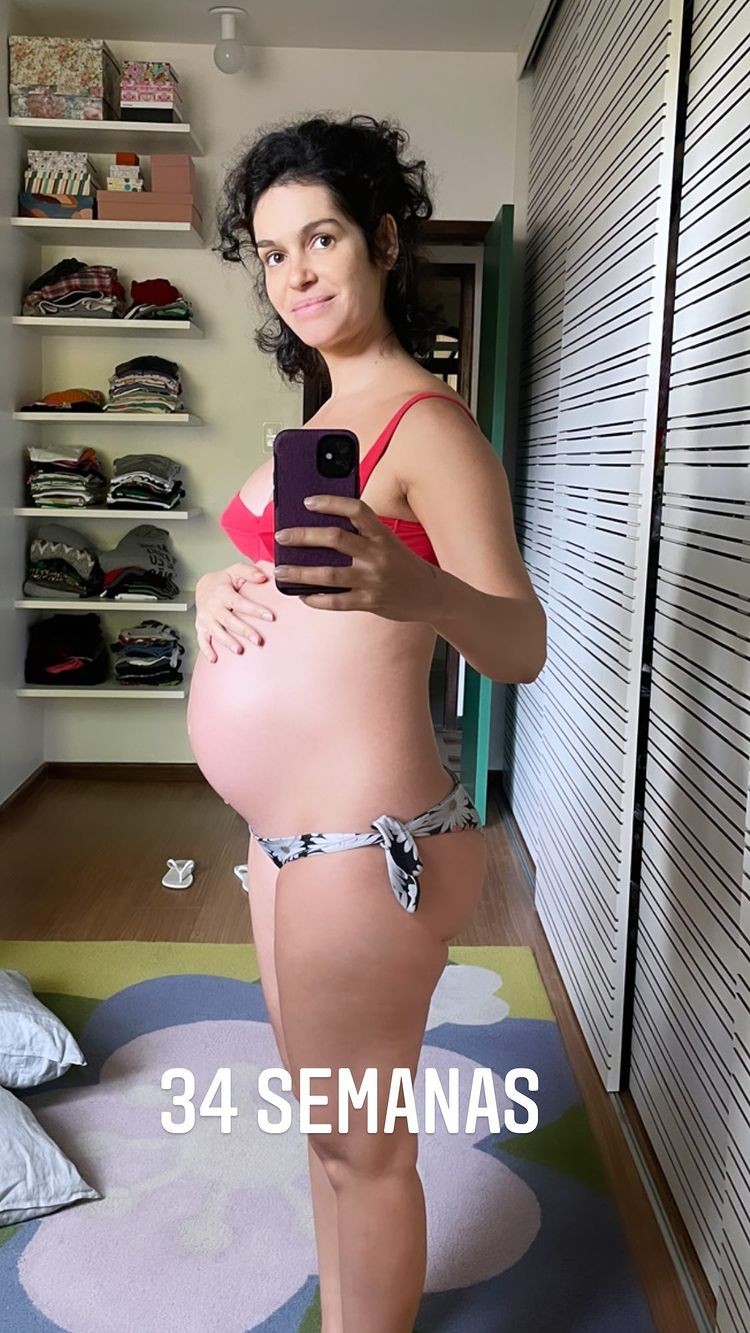 Maria Flor exibe barriga de gravidez em novo clique (Foto: Reprodução/Instagram)