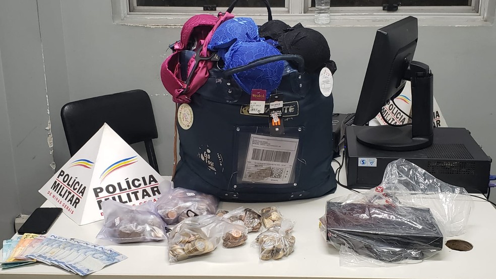 Material furtado foi apreendido e encaminhado para a delegacia junto com o suspeito — Foto: Camila Falabela/TV Globo