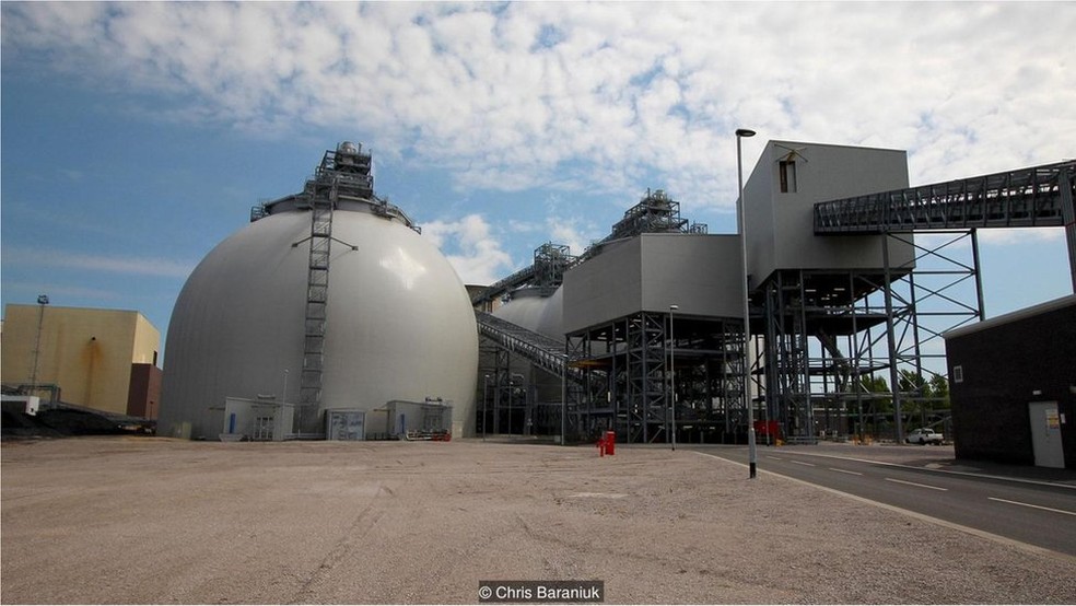 A conversÃ£o da usina de energia Drax - de carvÃ£o em biomassa - custou R$ 3,8 bilhÃµes â Foto: Chris Baraniuk
