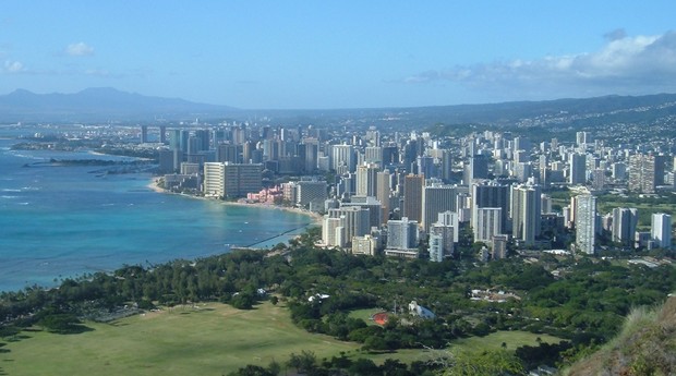 Honolulu, no Havaí: multas para quem atravessar a rua olhando o celular (Foto: Wikicommons)
