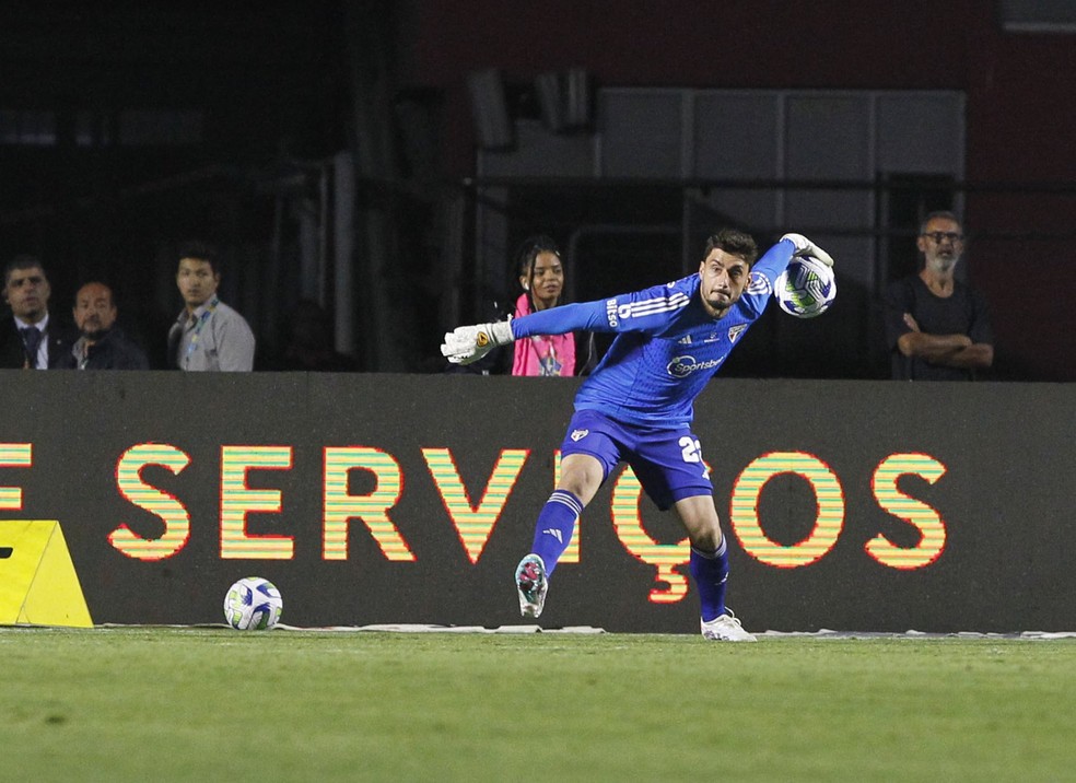 Rafael se consolida e mira fim de sombra no gol do São Paulo: 