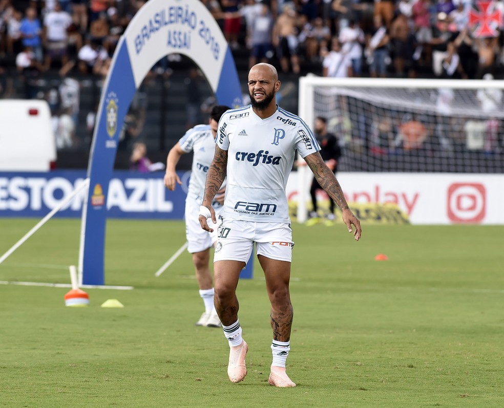Felipe Melo durante aquecimento no Palmeiras &mdash; Foto: Andr&eacute; Dur&atilde;o