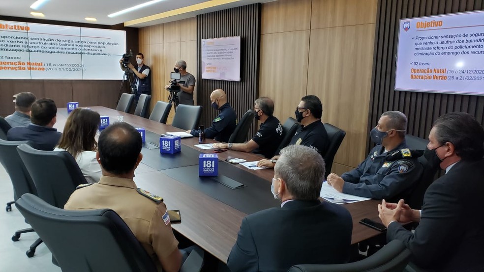 Autoridades das forças policiais do ES se reuniram para anunciar reforço das ações de segurança no verão — Foto: Reprodução/Sesp