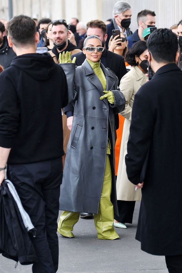 MILAN, ITALY - FEBRUARY 24: Kim Kardashian is seen arriving at the Prada fashion show during the Milan Fashion Week Fall/Winter 2022/2023 on February 24, 2022 in Milan, Italy. (Photo by Jacopo Raule/Getty Images) (Foto: Getty Images)