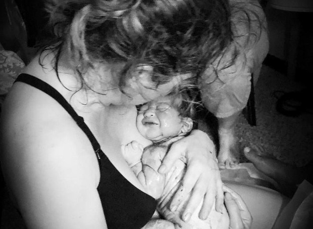 Christy Callaway deu à luz em parto normal depois de sete cesáreas (Foto: Reprodução/ Facebook)