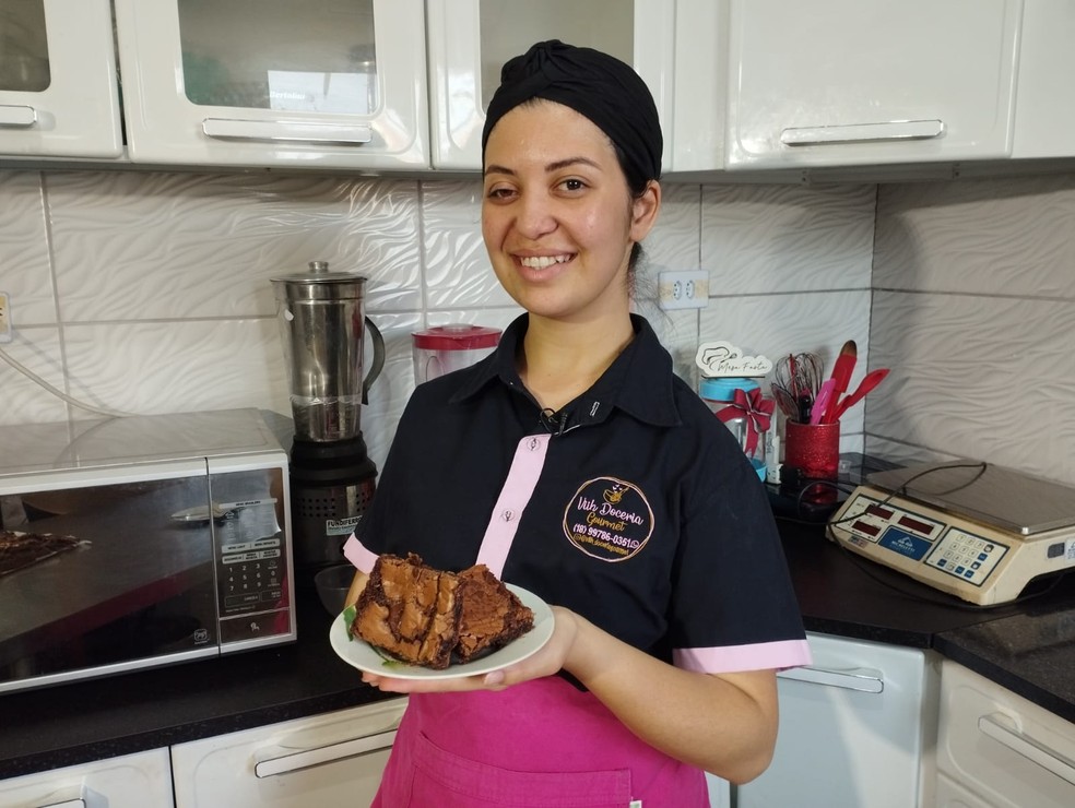 Brownie é opção prática e econômica para o café da tarde — Foto: Bruna Bachega/TV Fronteira