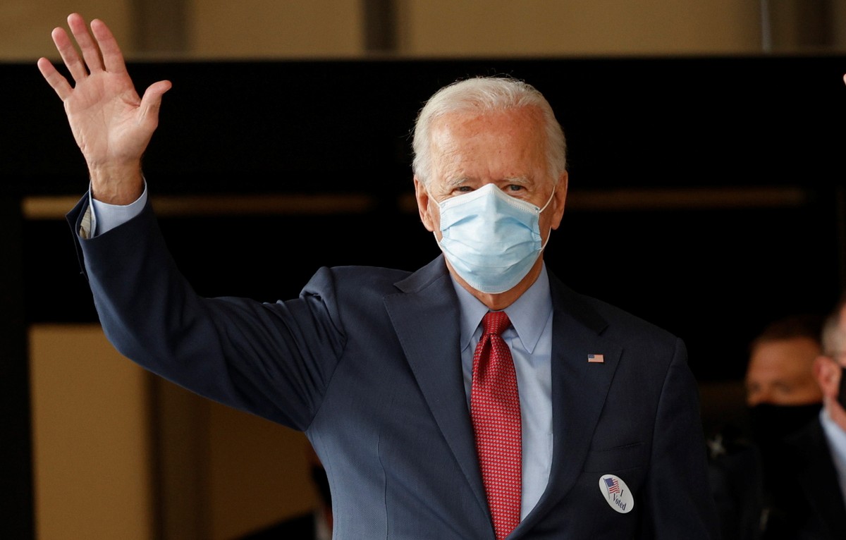 Biden vota nas eleições presidenciais dos EUA | Eleições ...