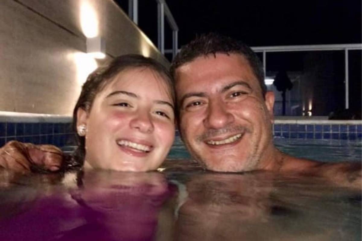 Alissa Veiga com o pai, Tom Veiga (Foto: Reprodução/Facebook)