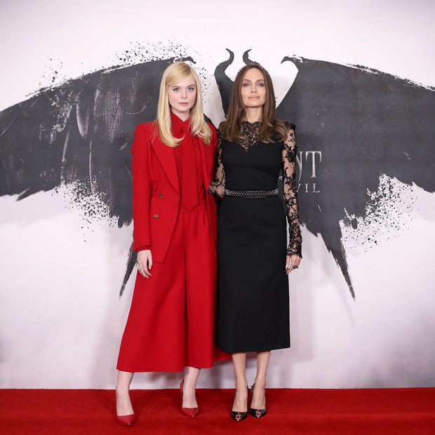 LONDON, ENGLAND - OCTOBER 10: Elle Fanning and Angelina Jolie attend a photocall for "Maleficent: Mistress of Evil" at Mandarin Oriental Hotel on October 10, 2019 in London, England. (Photo by Mike Marsland/WireImage) (Foto: Mike Marsland/WireImage)