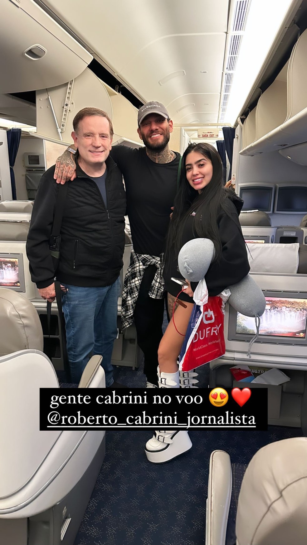 Roberto Cabrini, Lucas Lucco e MC Mirella &mdash; Foto: Reprodu&ccedil;&atilde;o/ Instagram