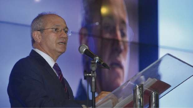 Governador Paulo Hartung (PMDB) participou do ES Competitivo, evento realizado pela TV Gazeta  (Foto: Edson Chagas/ A Gazeta)