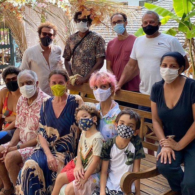 Gilberto Gil se reúne com família para comemorar aniversário da filha Nara Gil (Foto: Reprodução/Instagram)