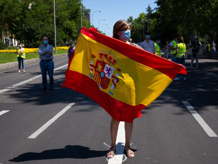 A Espanha já conseguiu zerar o número de mortos, mas ainda contabilizar mais de 100 novos casos do coronavírus (Foto: Getty Images)