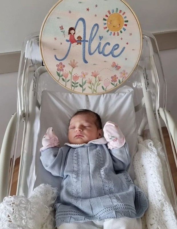 Alice, primeira neta do jornalista Carlos Tramontina (Foto: Reprodução/Instagram)