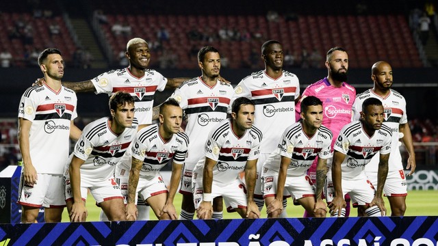 Time do São Paulo antes de jogo contra o Santos