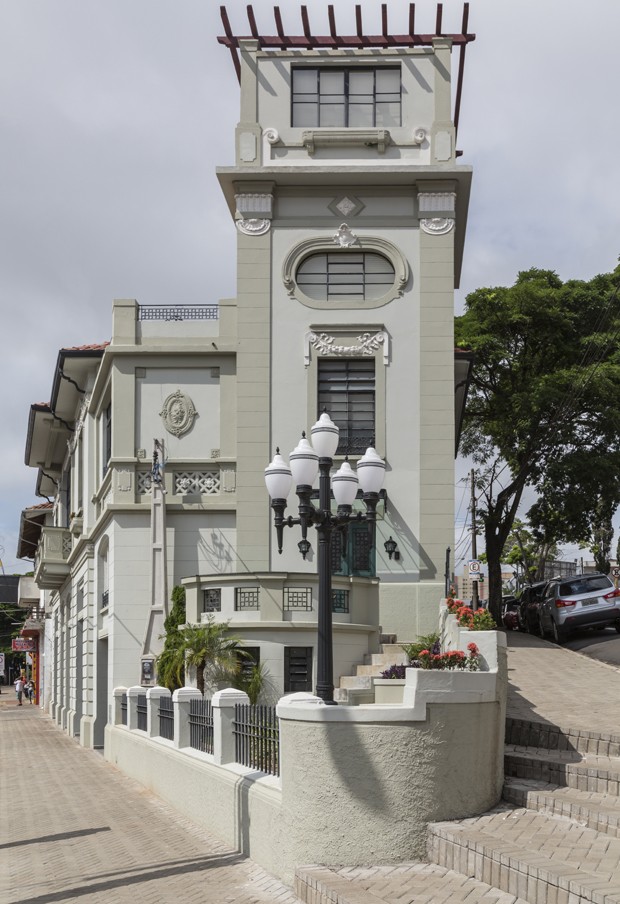 Casa dos anos 1940 é reformada e fica igual a original - Casa Vogue | Casas