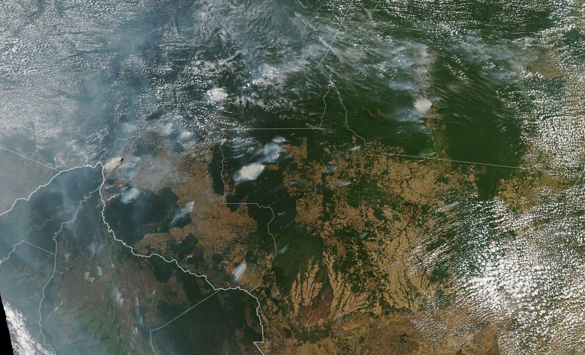 Fumaça de queimada em RO e AM já é visível de satélite da Nasa
