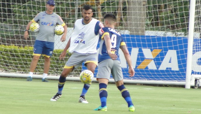 De volta ao trabalho, Cruzeiro já pensa no jogo com o Atlético-PR em Curitiba