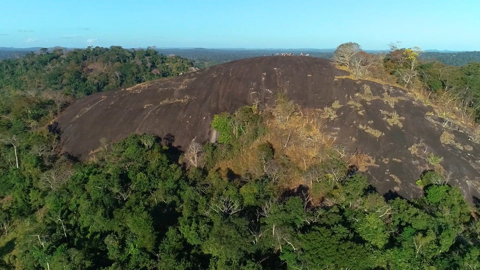 Pedra com mais de 100 metros se torna ponto turístico em Cacoal — Foto: Reprodução/Rede Amazônica