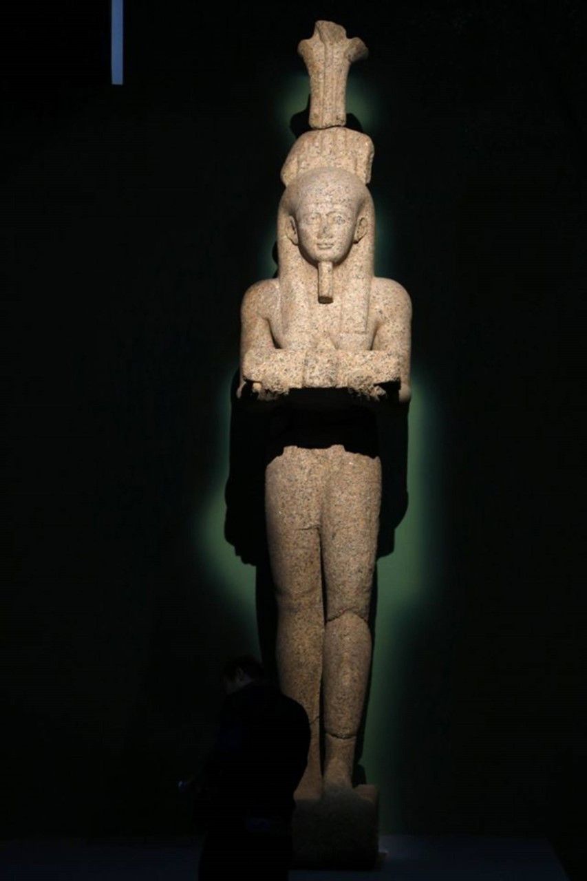 Uma estátua de granito do deus egípcio Hapi, que personificava a inundação anual do Rio Nilo, foi recuperada em 2001 (Foto: FRANCOIS GUILLOT/AFP VIA GETTY IMAGES)