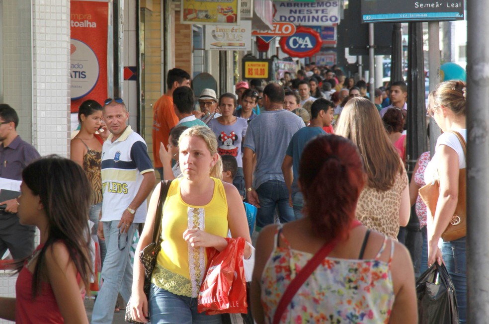 Confira o que abre e o que fecha no feriado do Ano Novo em Campina Grande — Foto: Junot Lacet Filho/Jornal da Paraíba