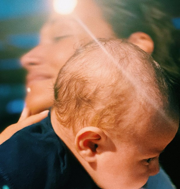 Débora Nascimento com Francisco, filho de Thaila Ayala e Renato Góes (Foto: Reprodução / Instagram)