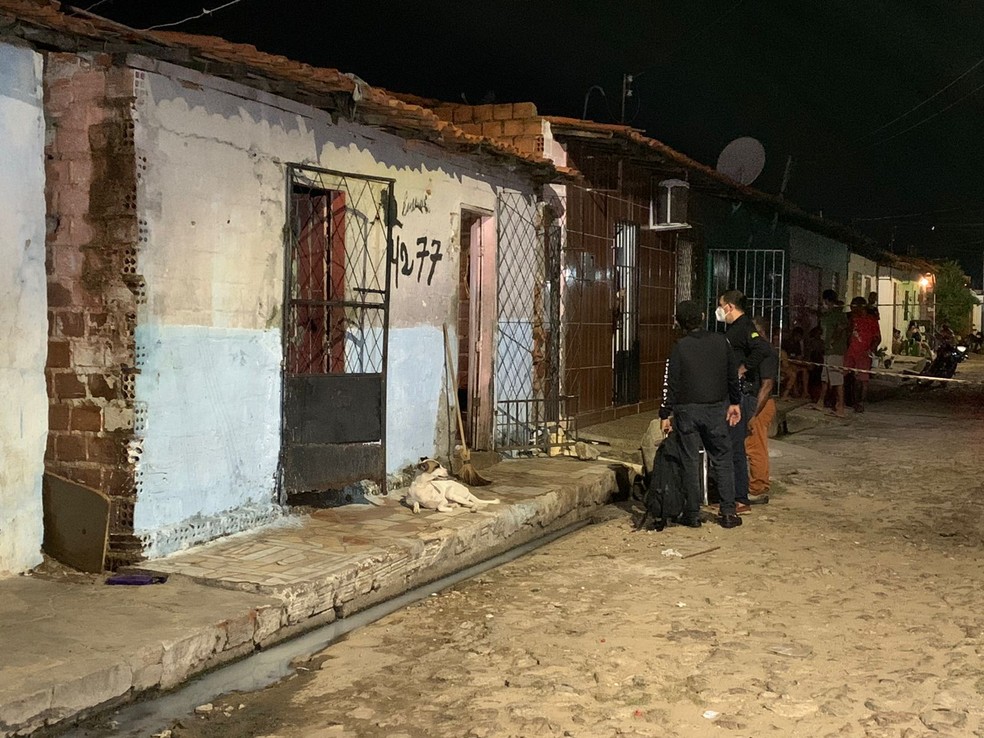 Homem é morto dentro de casa em Teresina — Foto: Laura Moura/g1 PI