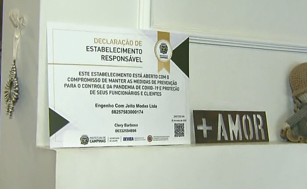 Loja de Campinas exibe Declaração de Estabelecimento Responsável para poder funcionar na reabertura gradual durante a quarentena — Foto: Reprodução/EPTV