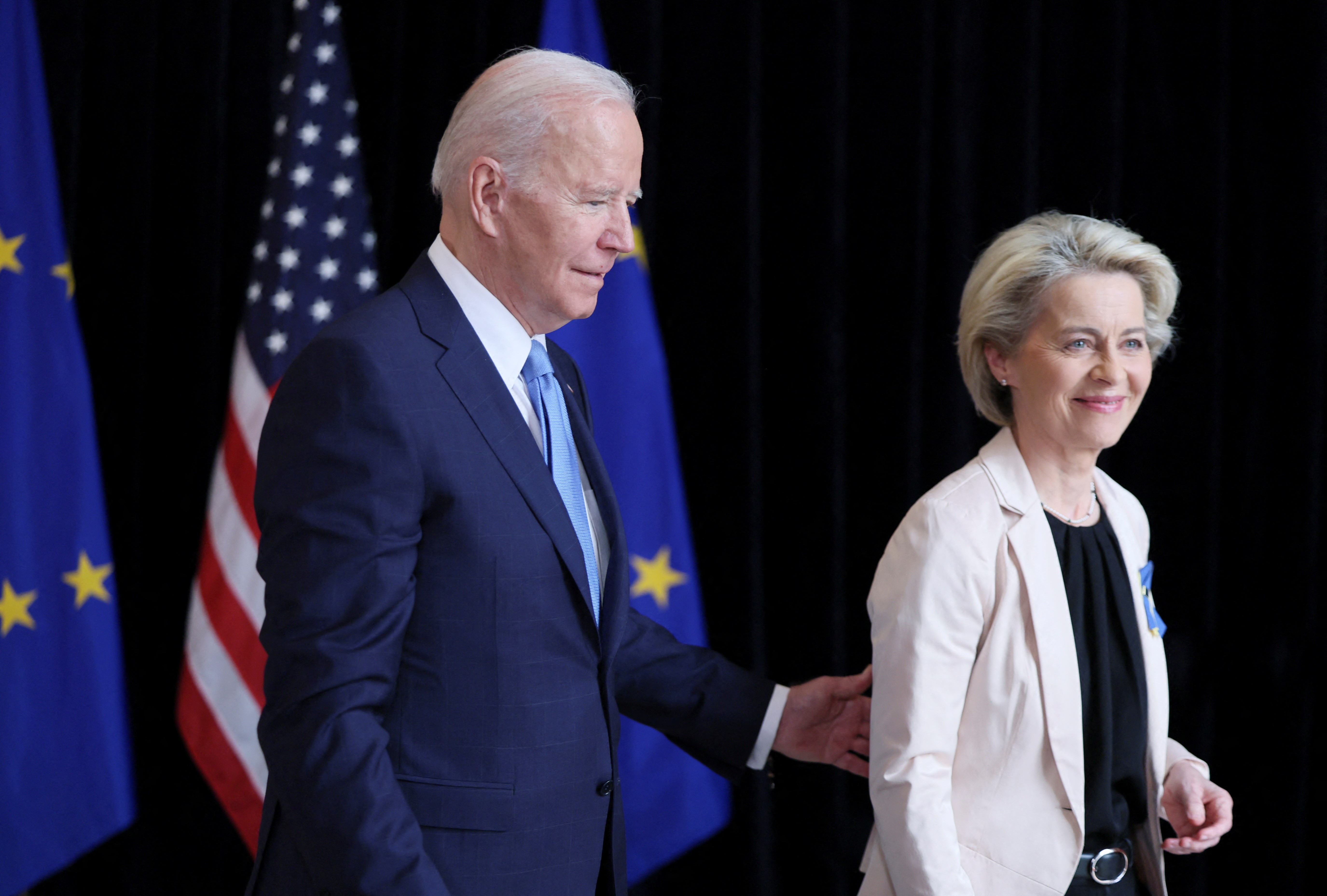 EUA e União Europeia fecham acordo sobre marco de transferência de dados pessoais