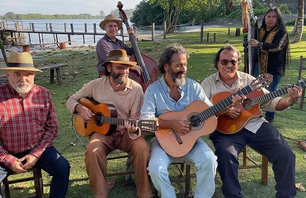  O casamento também terá uma banda especial. Um dos músicos será Paulo Simões, um dos autores do clássico “Trem do Pantanal” (à esquerda)  (Foto: Reprodução/Instagram)