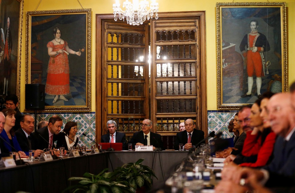 Ministro de relações exteriores de países da América Latina se reúnem em Lima, no Peru, para discutir a crise na Venezuela, nesta terça-feira (8) (Foto:  Mariana Bazo/ Reuters)