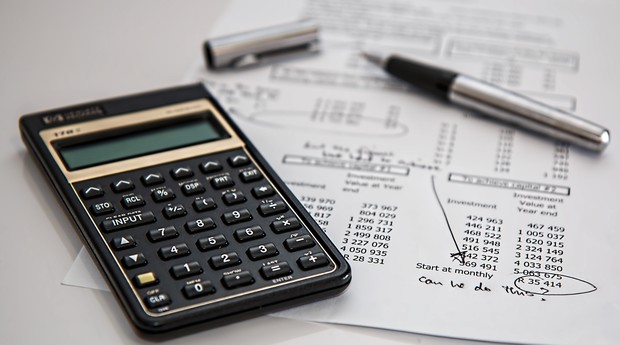 investimento, dinheiro, calculadora, contas (Foto: Reprodução/Pexels)