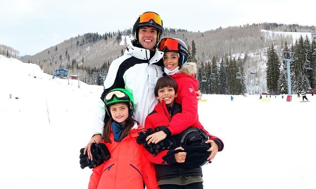 Kaká, seus filhos, Isabella e Luca, e a noiva, Carol Dias (Foto: Reprodução / Instagram)