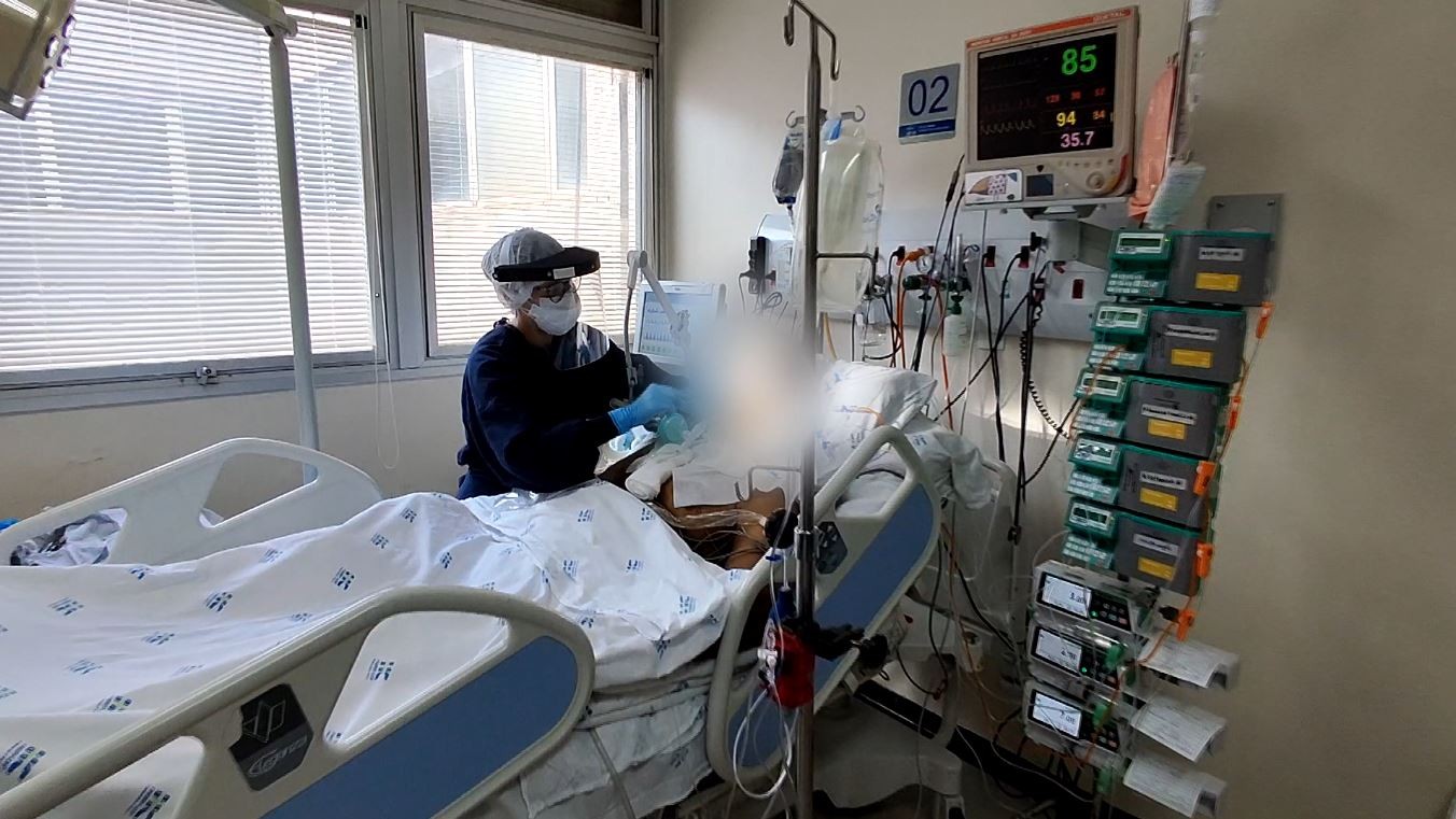 Cuidados com higiene bucal durante internação em UTIs reduzem risco de óbito, diz USP