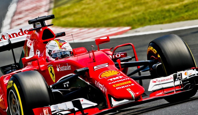 Sebastian Vettel em ação com a Ferrari no treino deste sábado para GP da Hungria (Foto: EFE)