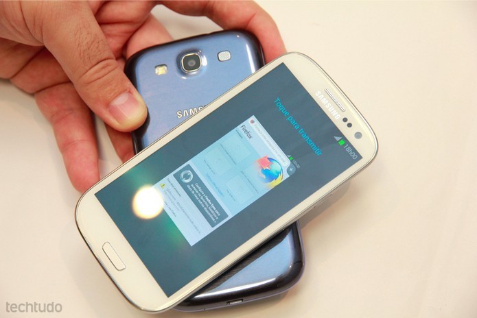 Galaxy S3 vem com processador quad-core com 1 GB de memória RAM (Foto: Allan Melo/TechTudo)