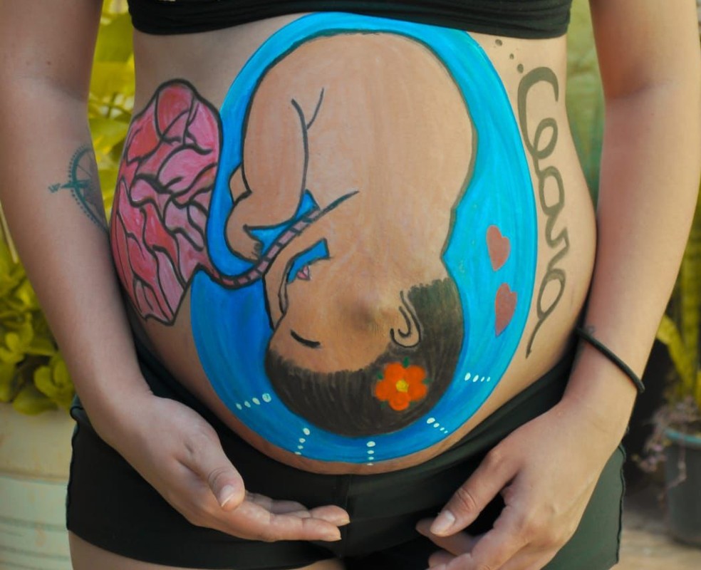 Arte gestacional feita para Driely Carvalho, que teve acompanhamento de doula durante gravidez e parto em Limeira — Foto: Driely Carvalho/ Arquivo pessoal