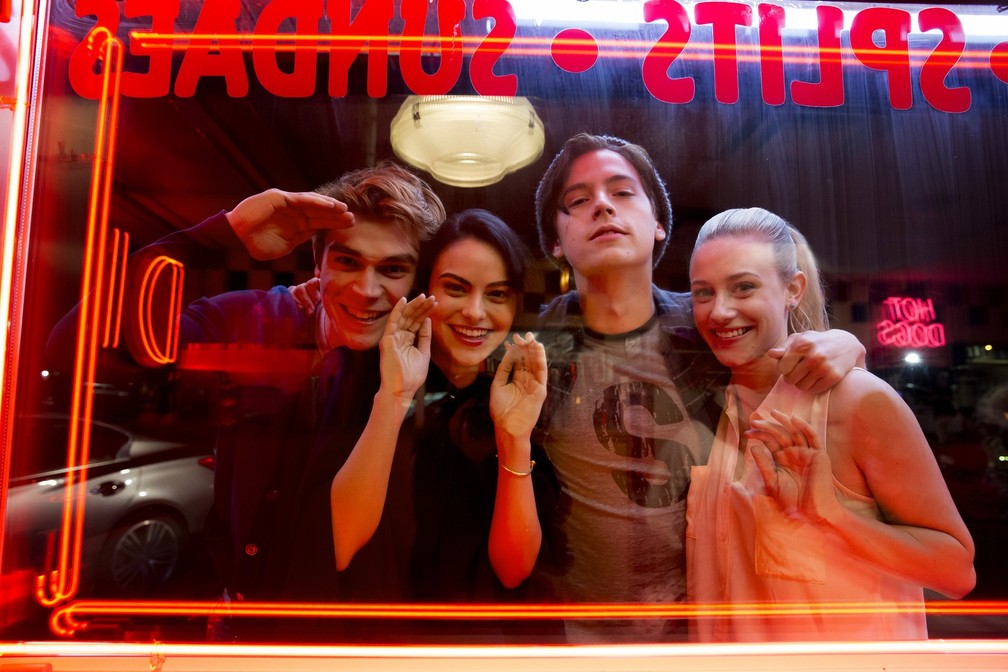 Riverdale Suspende Producao Apos Membro Da Equipe Ter Contato Com Pessoa Com Coronavirus Pop Arte G1