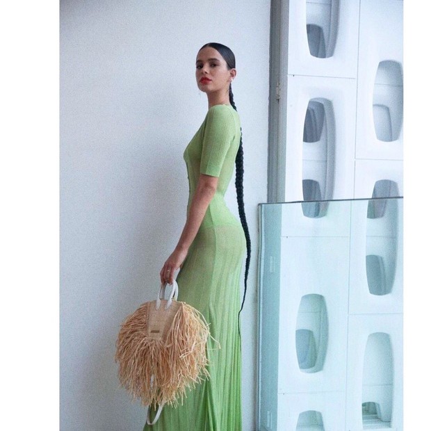 Bruna Marquezine com look Jacquemus  (Foto: reprodução/Instagram)