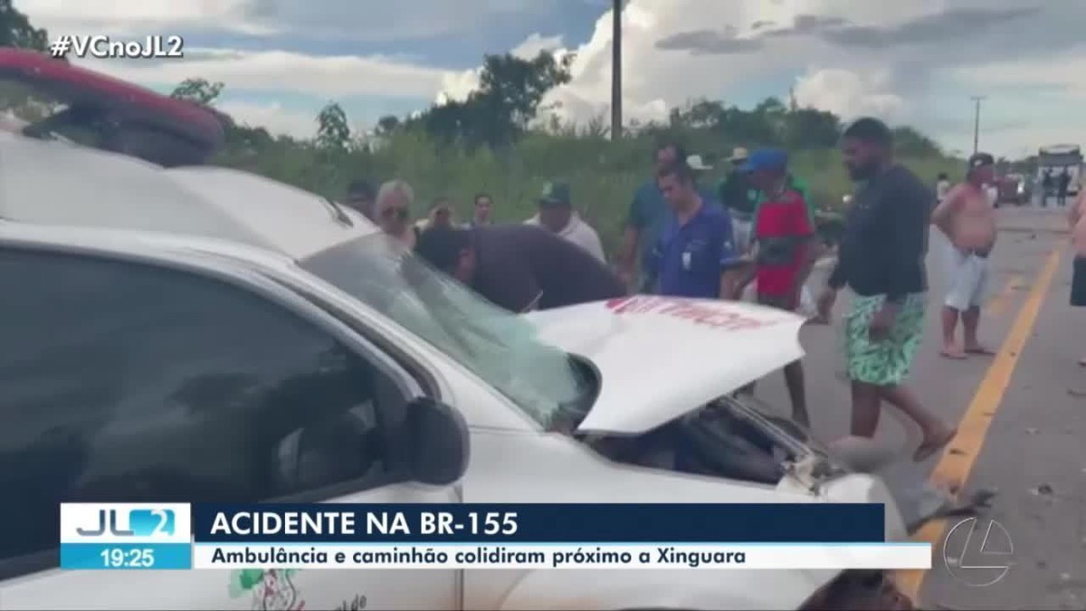 Ambulância e caminhão batem de frente em BR no Pará 