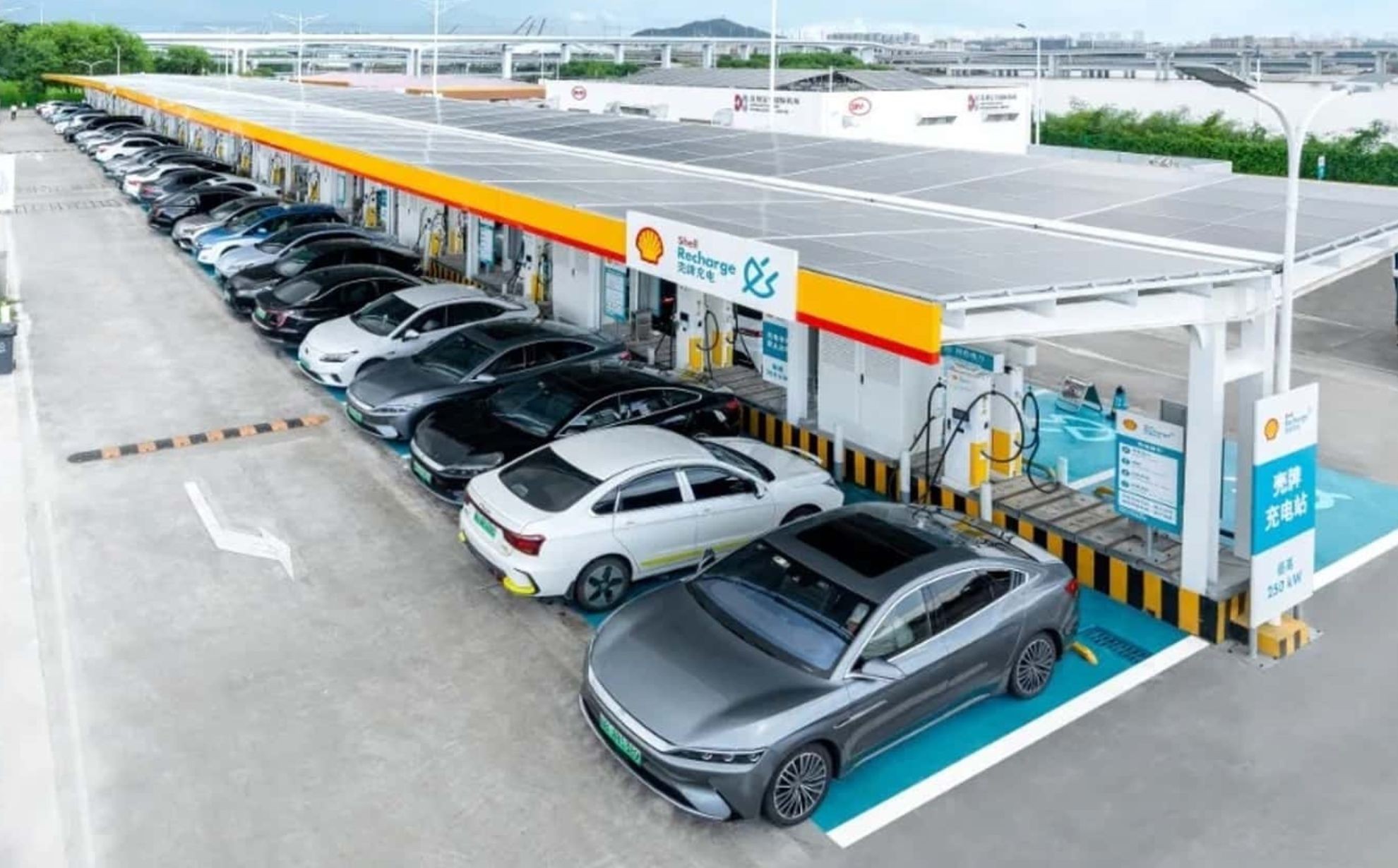 BYD e Shell inauguram maior estação de recarga de carros elétricos do mundo