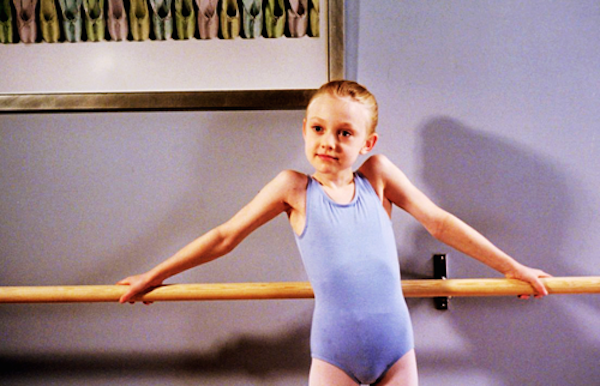 A atriz Dakota Fanning durante a infância (Foto: Reprodução)