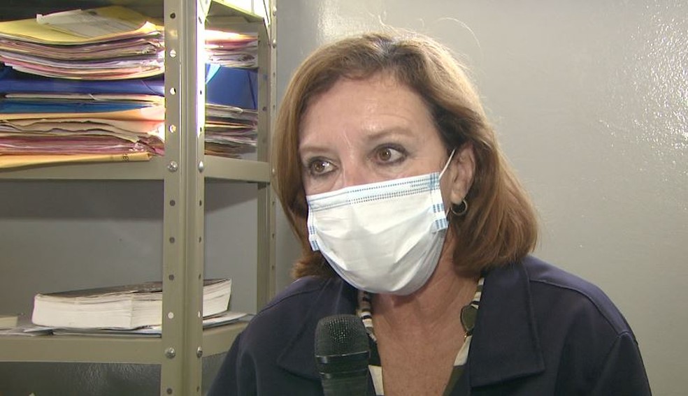 Chefe da Vigil&acirc;ncia Sanit&aacute;ria de Porto Ferreira explica incid&ecirc;ncia de casos em pessoas economicamente ativas &mdash; Foto: Reprodu&ccedil;&atilde;o EPTV