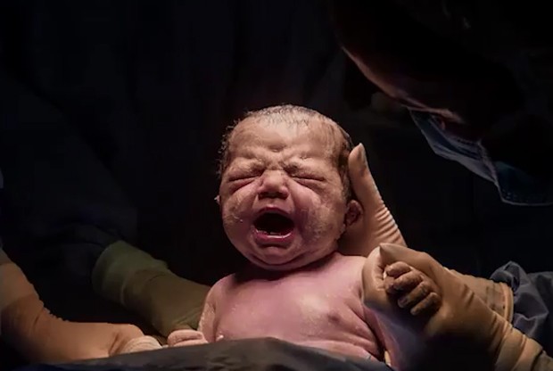 Nascimento de Clara Maria, filha d Tatá Werneck e Rafael Vitti (Foto: Reprodução/Instagram)