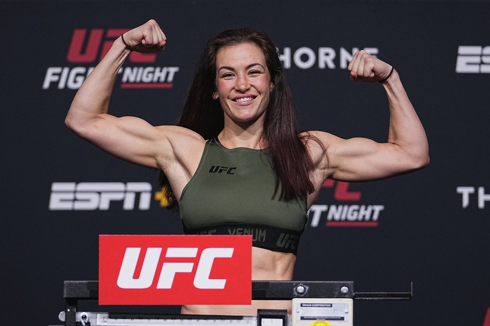 Miesha Tate bateu 61,2kg no peso-galo — Foto: Jeff Bottari/Zuffa LLC