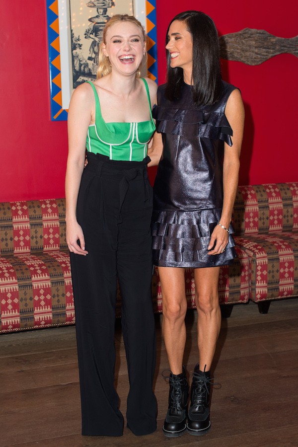 As atrizes Dakotta Fanning e Jennifer Connelly (Foto: Getty Images)