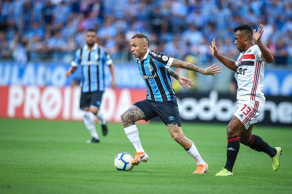 Sem propostas, Everton ganha status de contratação de peso no Grêmio para 2020