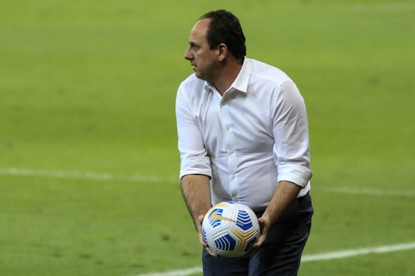 Rogério Ceni fala sobre pressão no Flamengo: Compreendo todas as críticas. Faço o melhor que posso