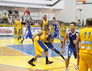 Técnico do Campos basquete manda recado ao Fla: É favorito no nome