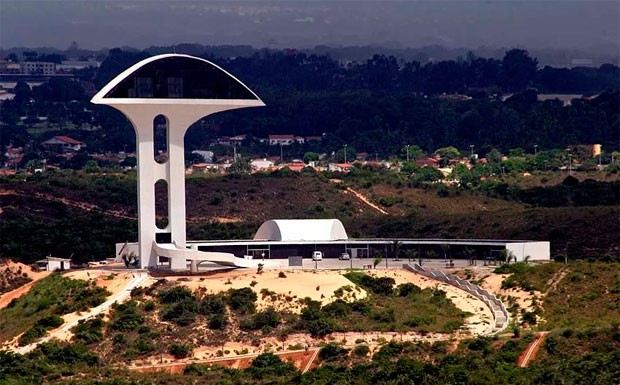 Parque da Cidade custou R$ 22 milhões, mas a Torre do Memorial nunca funcionou (Foto: Canindé Soares)